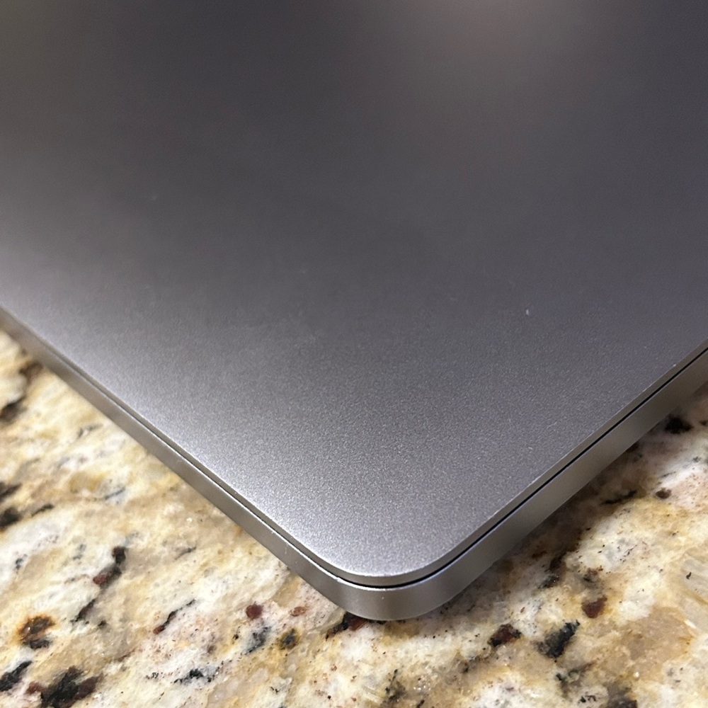 2017 MacBook Pro - Picture 5 of 8